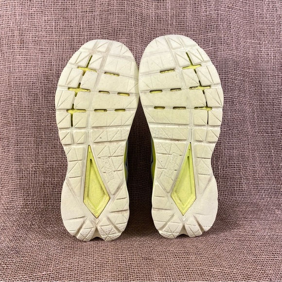 🛑SOLD🛑 Hoka One One Running Shoes Mach 4 Walking White Neon Lite Weight 12 D - Picture 9 of 13